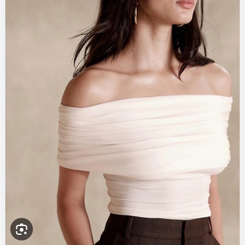 Banana Republic Off-Shoulder Cream Ruched Top